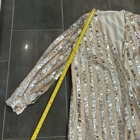 Fun sparkly outfit - Picture 11 of 17